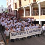 La manifestació per la variant eixint de la plaça del Portal