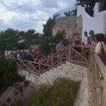 Participants en la caminada nocturna organitzada pel CEMA