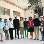 La comitiva escolar visita les obres del nou centre Manuel Bru