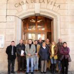 Els benissers davant la Casa de la Vila de Puigcerdà
