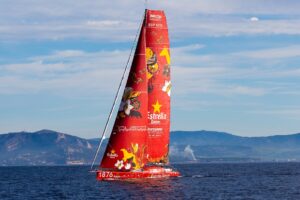 L'Estrella Damm en aigües de l'Estret de Gibraltar.