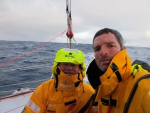 Àlex Pella i Pepe Ribes creuen el Cap d'Hornos a bord de l'Estrella Damm