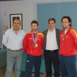 Carlos Sifre i Carlos Hedlund amb les autoritats municipals de Benissa.