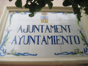 Placa de l'Ajuntament de Benissa (flickr de dmtgspain1)