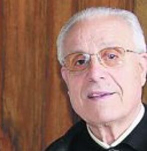 El rector Domingo Sabater