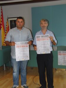 Jorge Ivars, regidor de Joventut i Marcos Torres, de l'Agrupació Filatèlica, presenten l'Exfilnum 2011