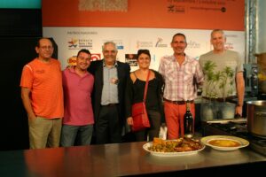 Membres del Bloc amb Ximo Ivars, del restaurant Casa Cantó, al I Congrés Mundial de l'arròs i homenatge a la paella