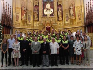 La policia local de Benissa amb les autoritats durant la celebració dels Àngels Custodis de 2011
