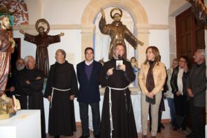 Inauguració de l'exposició d'imatges de Sant Francesc i Santa Clara al convent