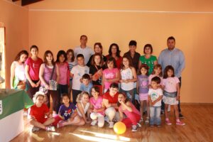 Xiquets participants al concurs de joguets reciclats de Benissa