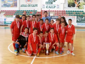 Els membres de l'Escola de futbol sala infantil masculí de Benissa