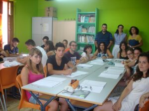 El joves que participen al curs d'Anglés "English for travel" a Benissa"