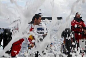 L'aigua passa per damunt del VO70 Mapfre