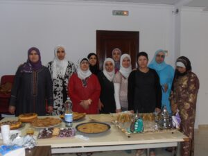 Les participants al taller d'alfabetització per a dones àrabs