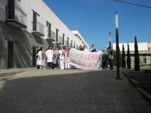 Concentració dels treballadors de la residència de Benissa pels impagaments de Conselleria