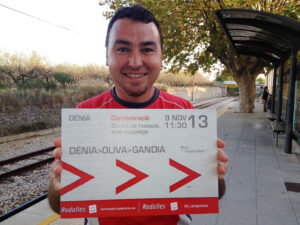 Xavi Tro a l'estació de tren de Benissa