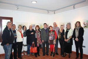 El batle i la regidora de Cultura amb els pintors de l'Associació de Francòfons de la Marina Alta