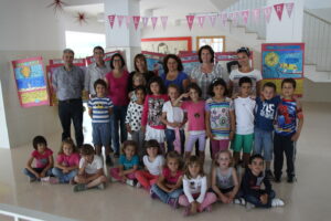 Alumnes i professors de l'Escola Manuel Bru de Benissa