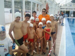 L'equip benisser a la lliga comarcal de natació