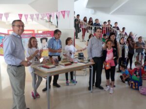 Acte de lliurament de premis del concurs de dibuix de filatèlia a l'Escola Manuel Bru de Benissa