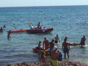 Simulacre de rescat a la platja de la Fustera de Benissa