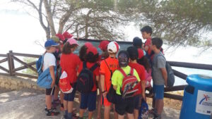 Alumnes al taller de sensibilització ambiental a Benissa
