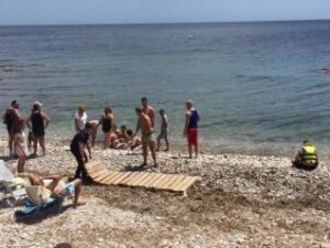 El rescat del jove accidentat a Cala Baladrar