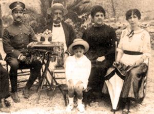 El Capità Cabrera i la seua família