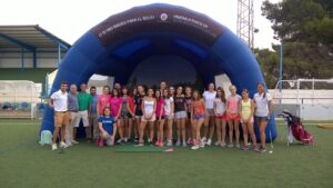 Activitat de golf al Multiesport d'Estiu