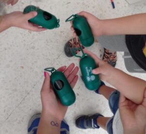 Dispensadors per a la recollida d'excrements canins