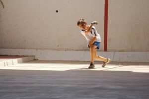 Un pilotari benjamí de Benissa