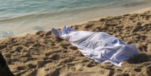 El cadàver a la platja de La Fustera