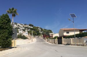 Un carrer de la zona costanera de Benissa