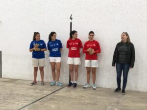 Les jugadores de la partida de raspall femení a Benissa
