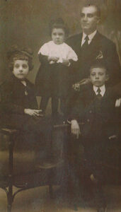 Joan Ivars Cabrera, acabat d'enviudar, 1919.