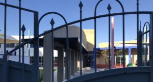 Llaços taronja a l'Escola Infantil La Puríssima