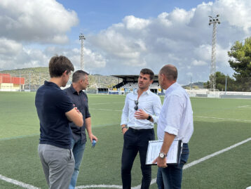 Benissa inicia les obres per a la renovació de la gespa artificial del Camp de Futbol municipal