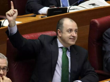 El ‘número dos’ del PP valencià adjudica 192.000 euros al bufet de David Serra, exdiputat condemnat en ‘Gürtel’ a quasi quatre anys
